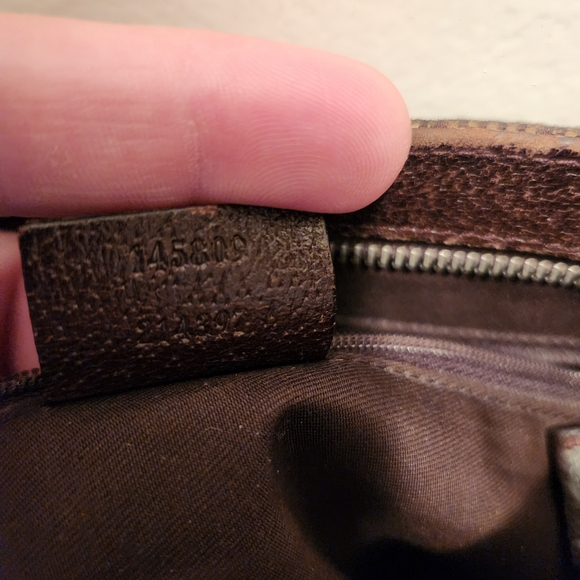 Vintage Authentic Gucci GG Supreme Messenger Bag - Picture 8 of 8